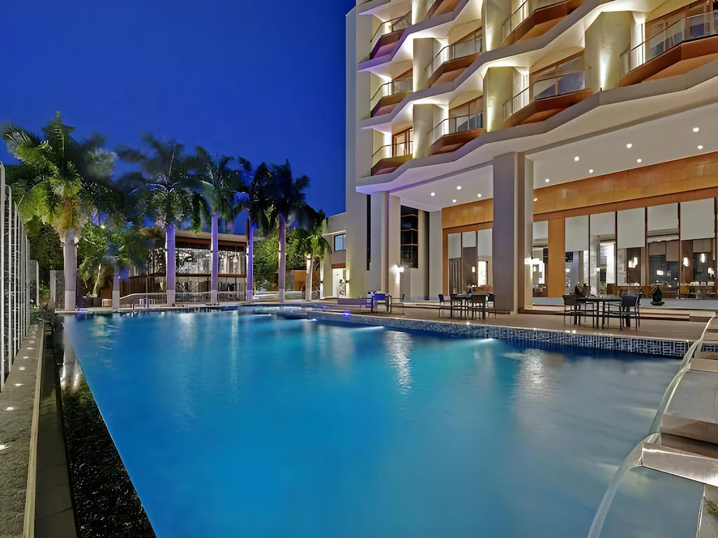 Leo Resort